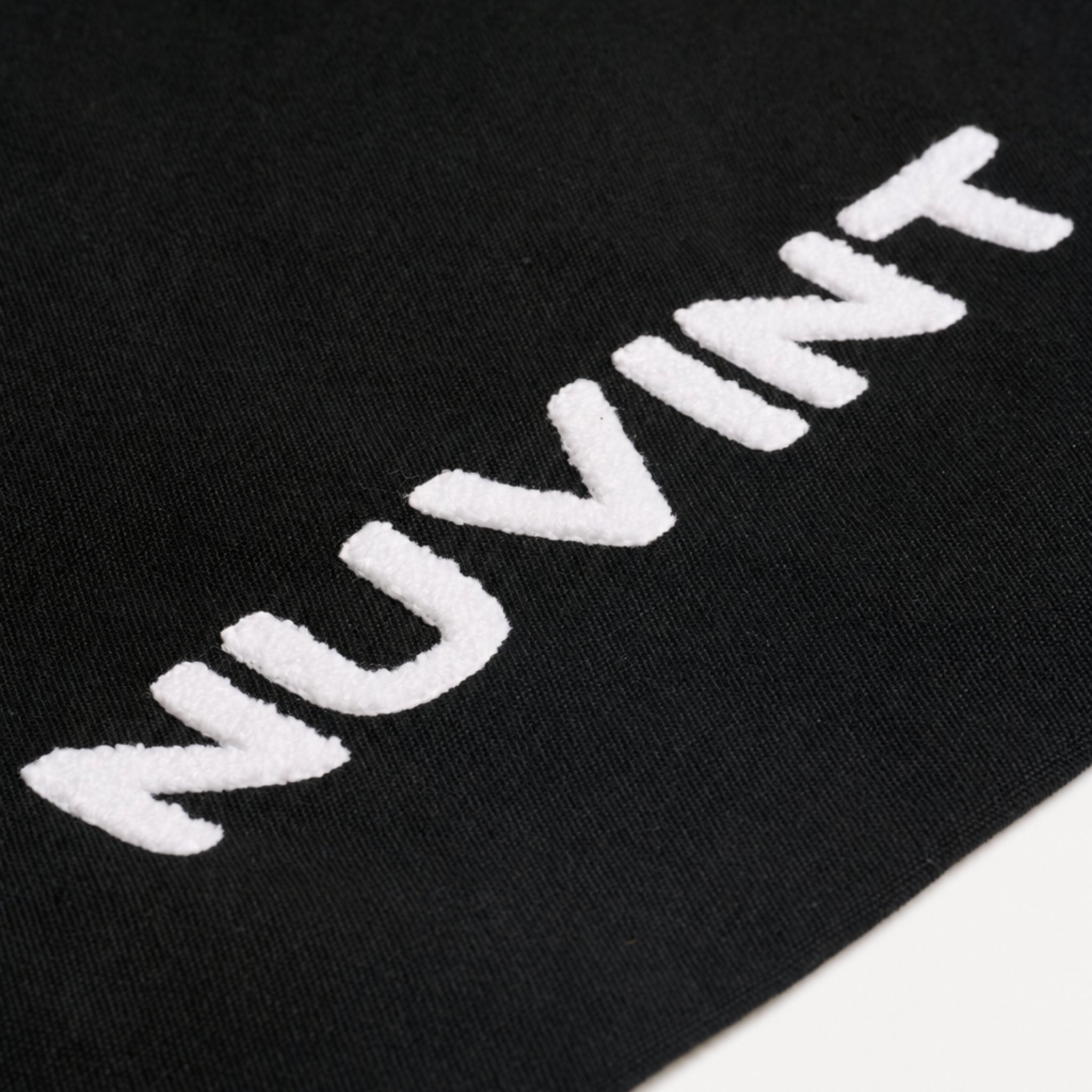 BAG-CANVAS-BLK-GIFT-02-RUG-detail.jpg
