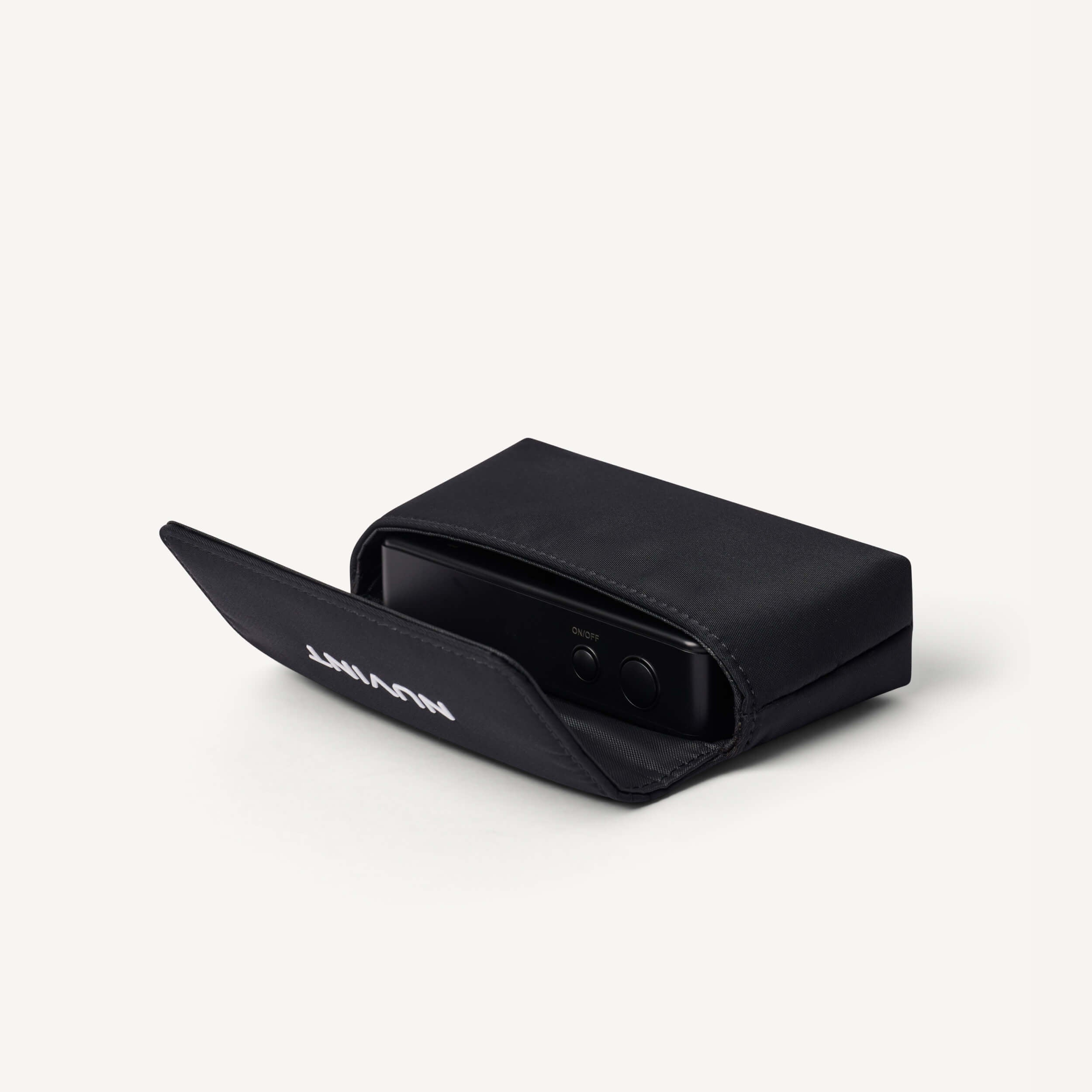 Travel Case mit Magnetverschluss