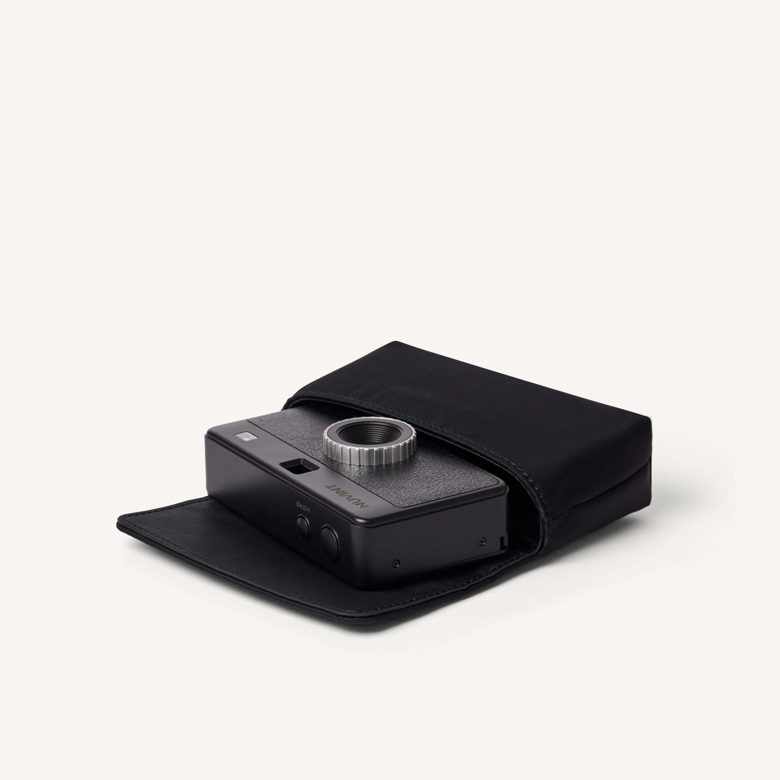 Travel Case mit Magnetverschluss - Black Edition